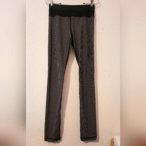 Lululemon Athletica skinny grove pant size 4 women